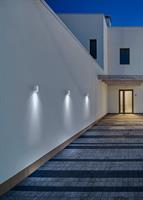 Applique da parete in alluminio con schermo in vetro per interni ed esterni IP65 Attacco GU10 per sorgenti LED max 7W colore Bianco