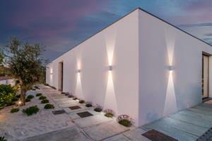Applique da parete in alluminio con schermo in vetro per interni ed esterni IP65 Attacco GU10 per sorgenti LED max 2x7W Colore Corten